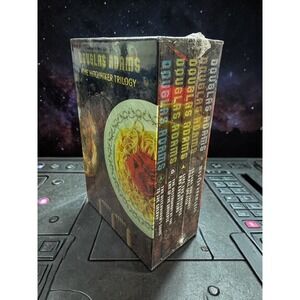Hitchhiker's Guide to the Galaxy Boxset: A Trilogy in Five Parts. Douglas Adams
